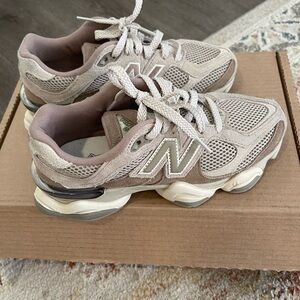 New Balance Women's Taupe and Cream Sneakers 9060